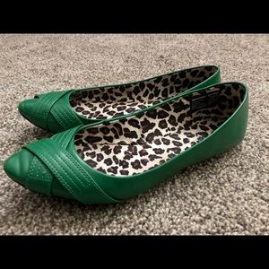 Kelly Green Flats